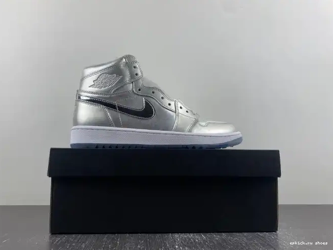 Rep Jordan Giving Air FD6815-001 1 High Golf Gift 0617